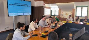 Participantes na reunião sobre a Comissão Intermunicipal de Juventude da AML