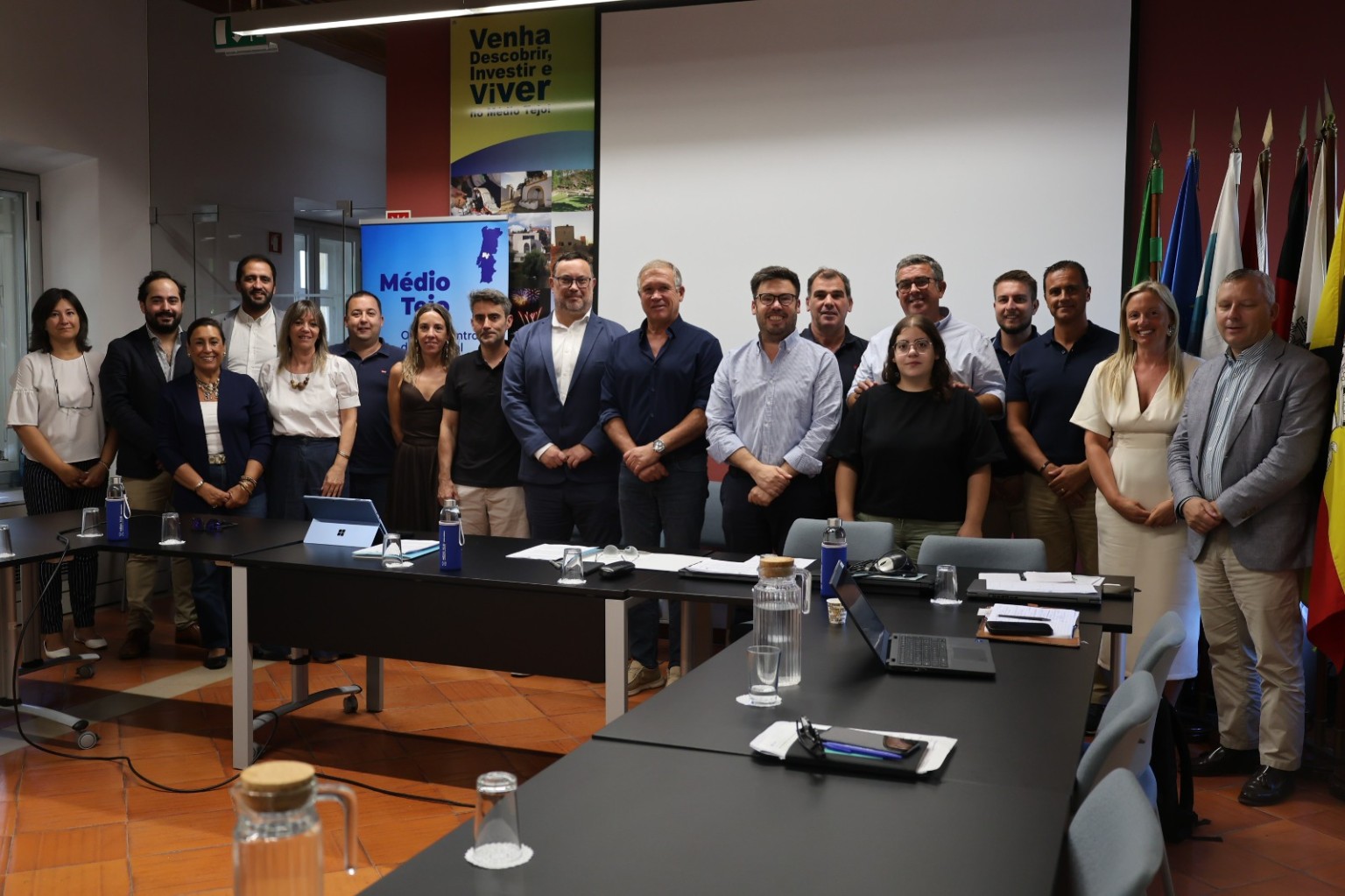 Representantes da APPJuventude, da CIM do Médio Tejo e dos municípios no encontro de 11 de setembro de 2026, em Tomar. Fotografia: CIM Médio Tejo.
